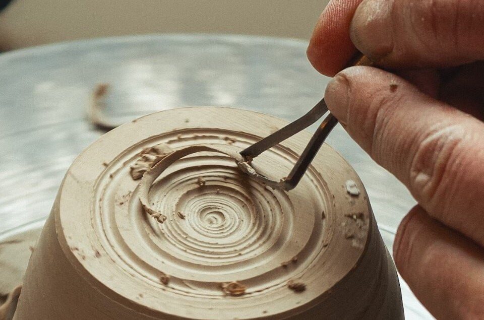 pottery-line-setting-bottom